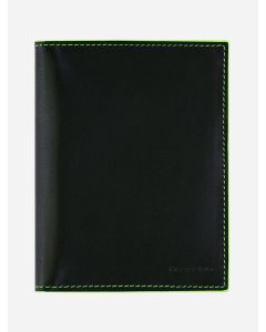 Portapasaporte con contrastes